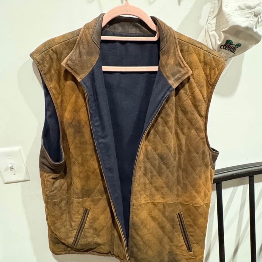 Hinton & Hinton Trimmed
Leather Diamond Quilt Vest
(Reversible)